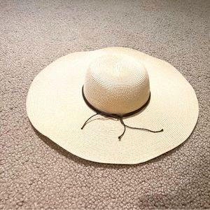 Ladies broad brimmed sun hat.
